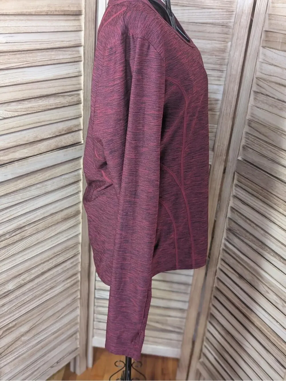 Reebok Legend Large Long Sleeve Training Top Red Slim Fit Moisture Wicking - Picture 2 of 4